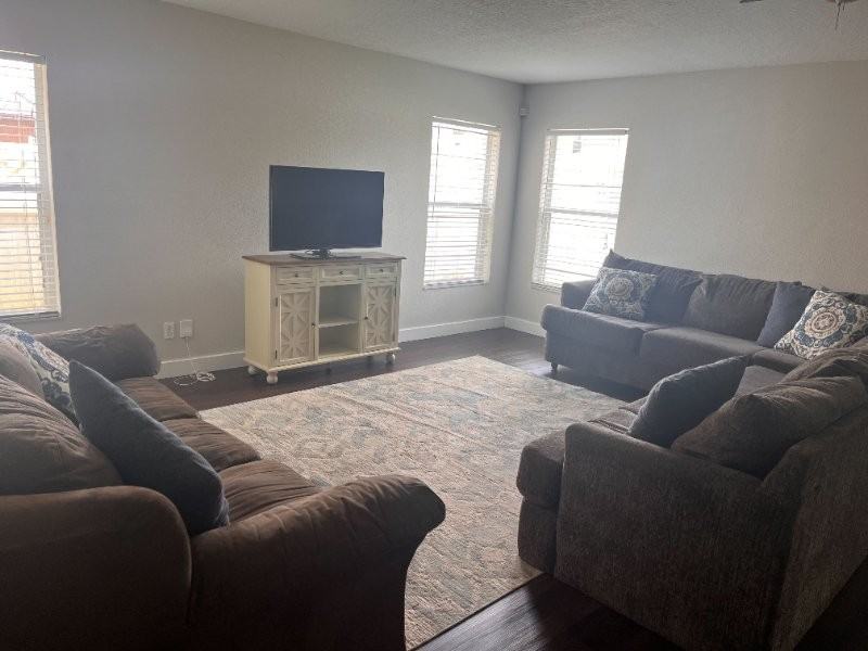 1353 Karok St - Photo 5 of 8