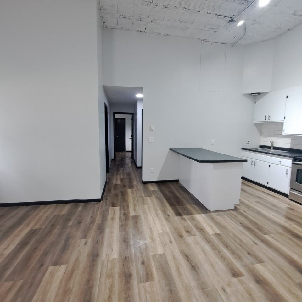 480 Park St E #1 - Photo 7 of 15