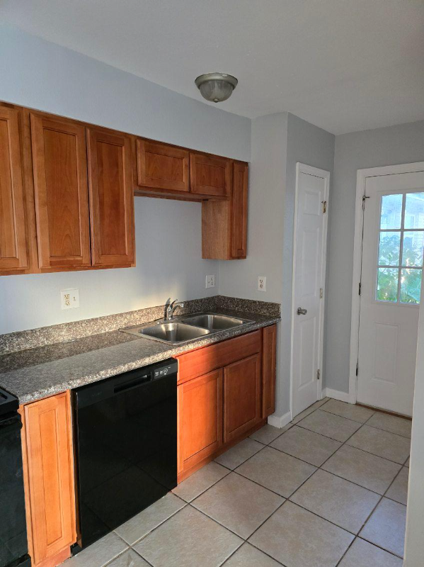 6087 Wildair Dr #6087 - Photo 3 of 9