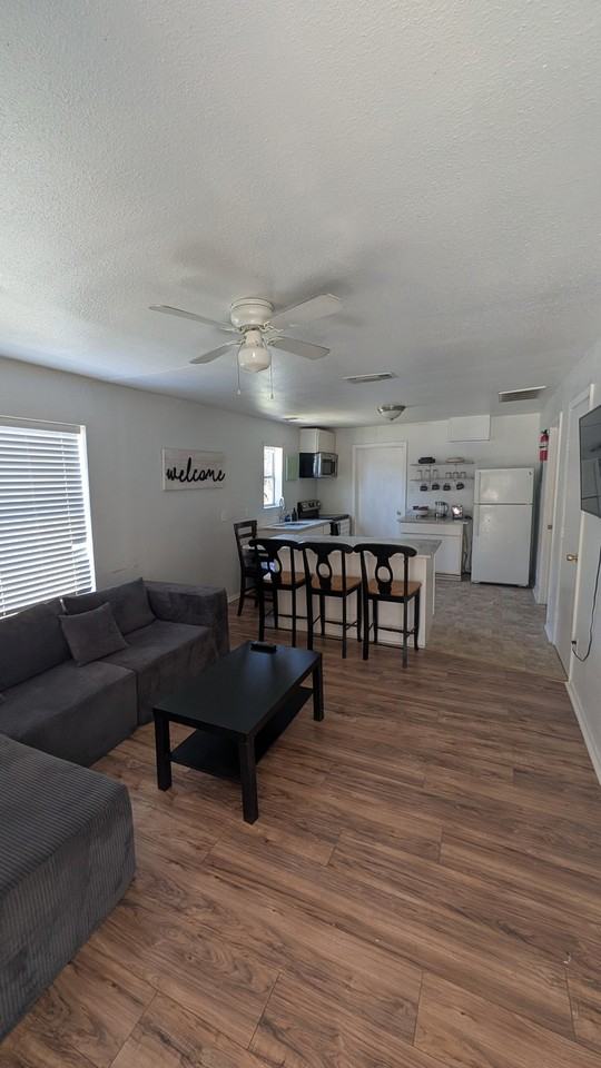 331 Gardina St #MAIN - Photo 6 of 22