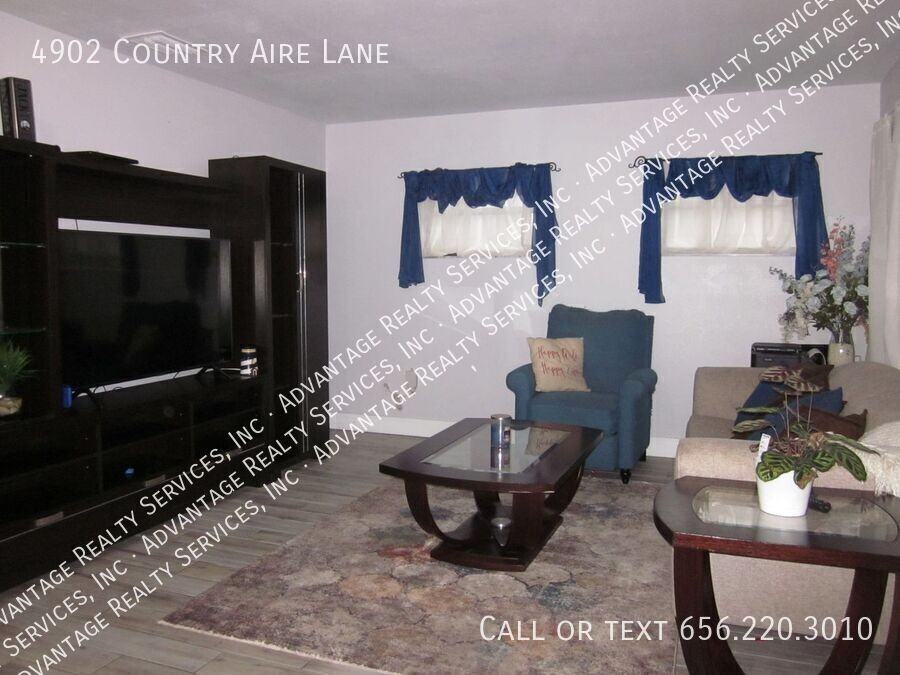 4902 Country Aire Ln - Photo 6 of 27
