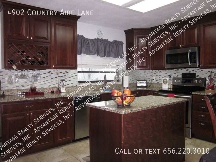 4902 Country Aire Ln - Photo 7 of 27