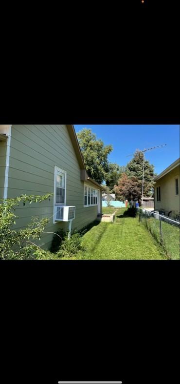114 W Charles St - Photo 2 of 7