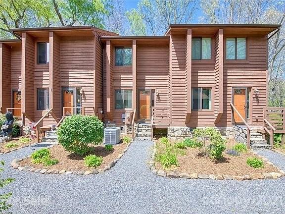 79 Riverside Villa Dr - Photo 4 of 13