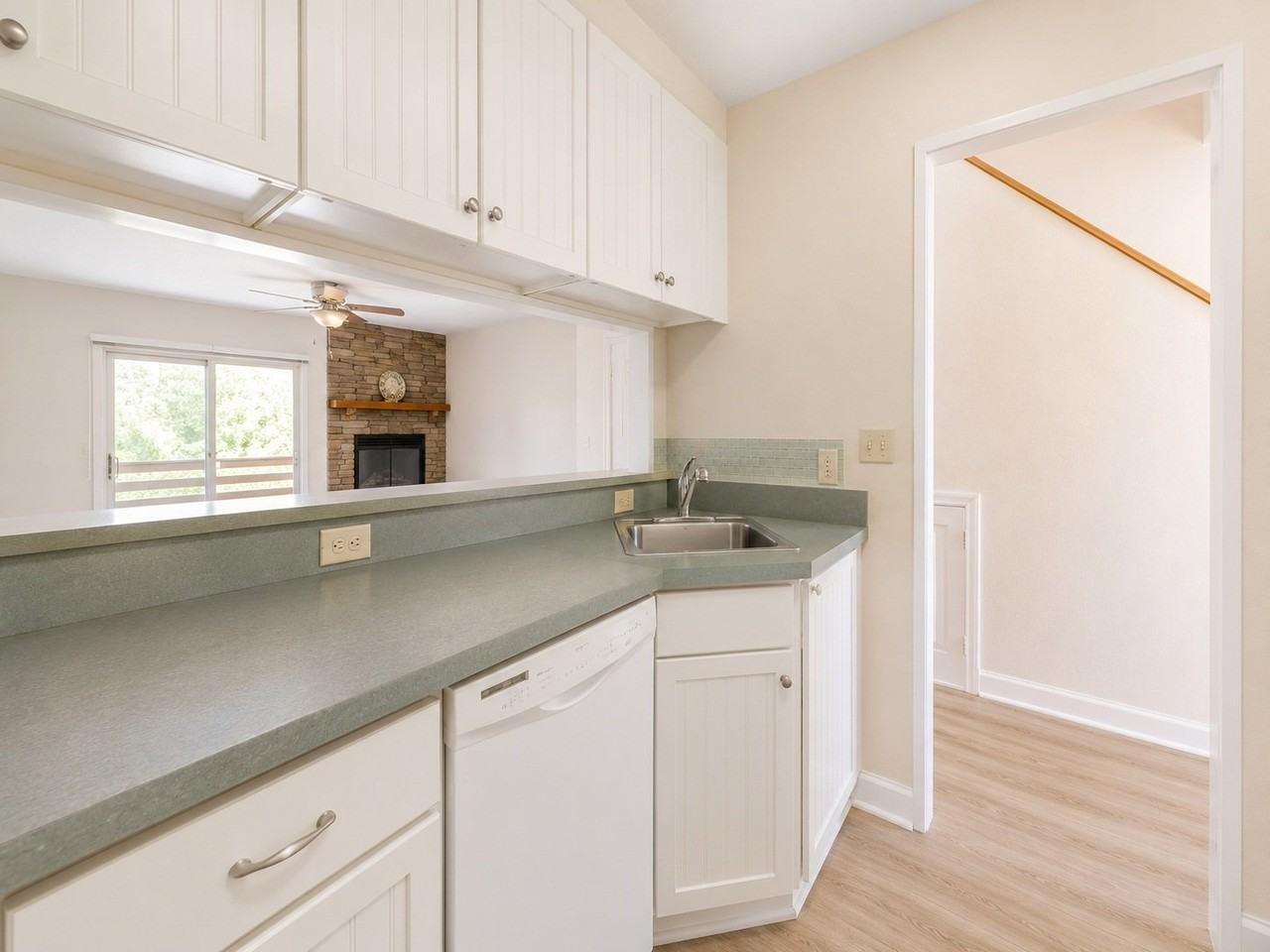 79 Riverside Villa Dr - Photo 7 of 13