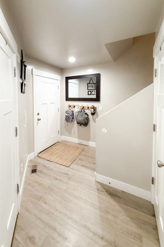 616 Es - Photo 3 of 23