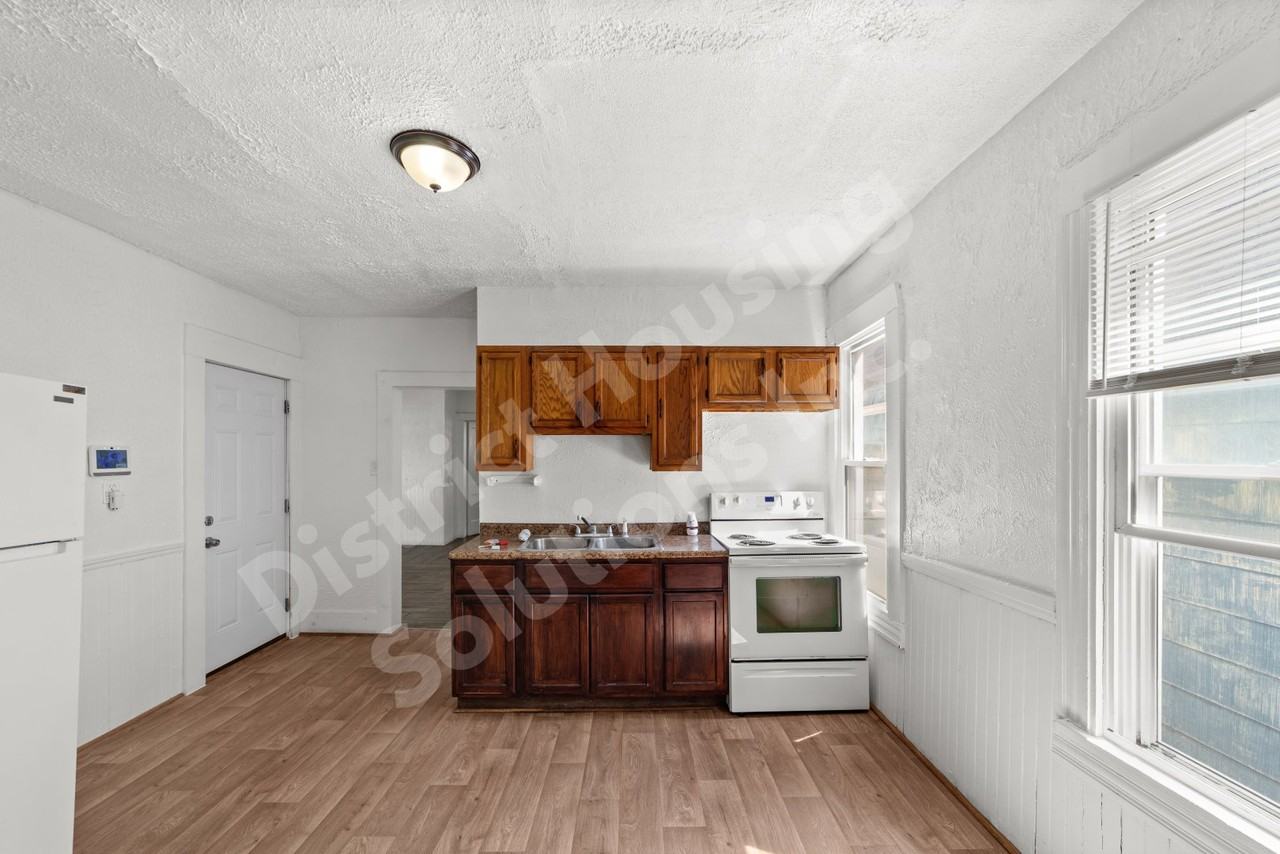 8302 Sowinski Ave - Photo 2 of 17