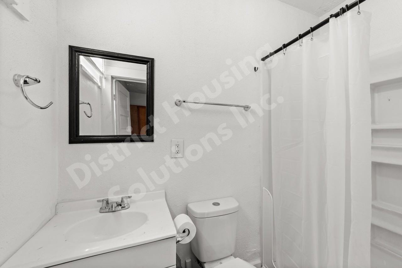 8302 Sowinski Ave - Photo 7 of 16