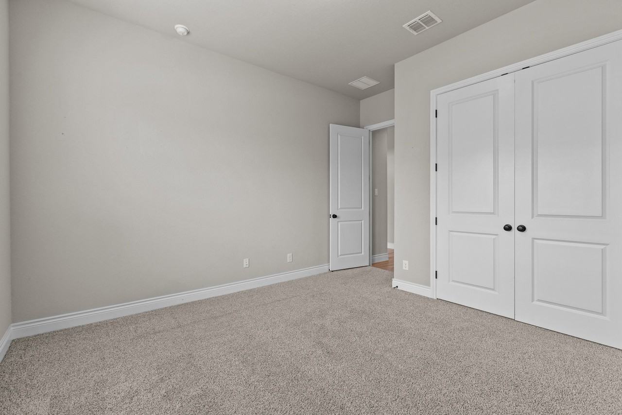 1612 Eaton Park - Photo 2 of 20