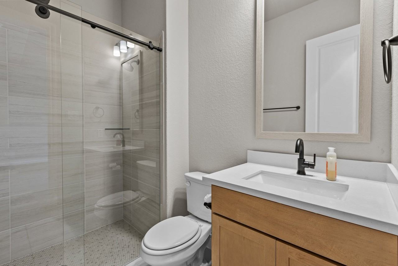 1612 Eaton Park - Photo 3 of 20