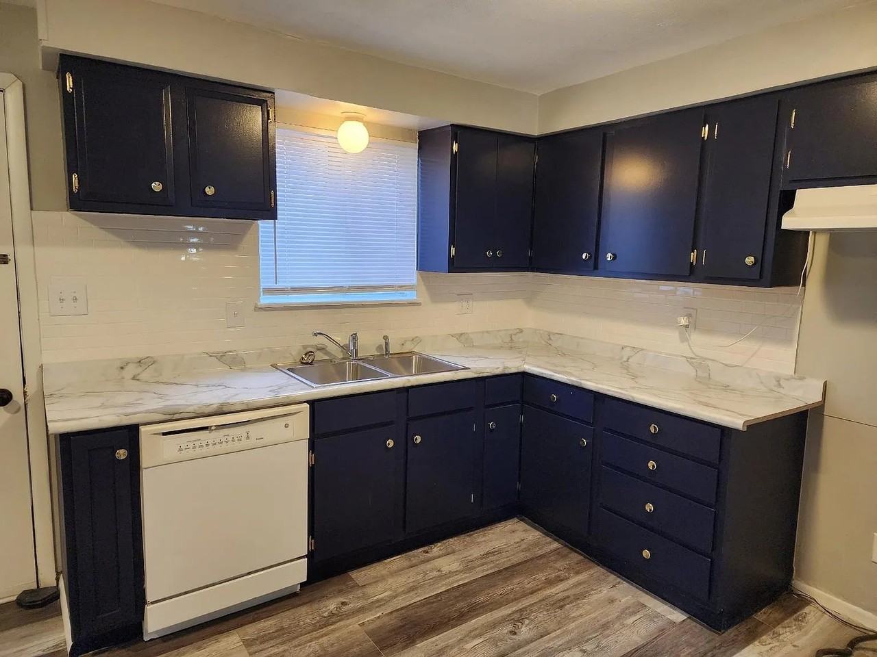 2819 W Scenic Dr #2819 - Photo 3 of 14