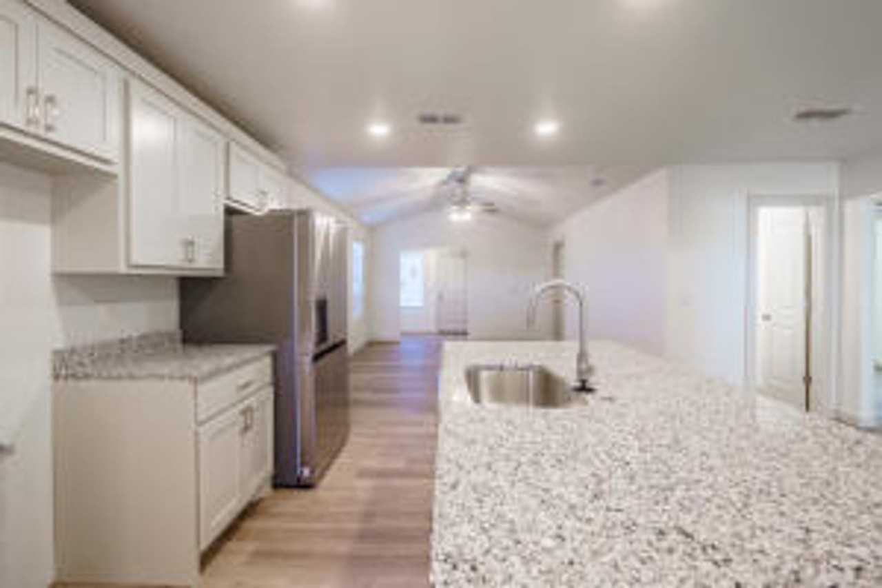 3622 E 3rd Pl - Photo 4 of 13