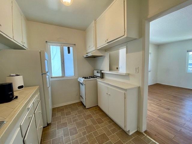 30 Rose Ave #3 - Photo 6 of 12