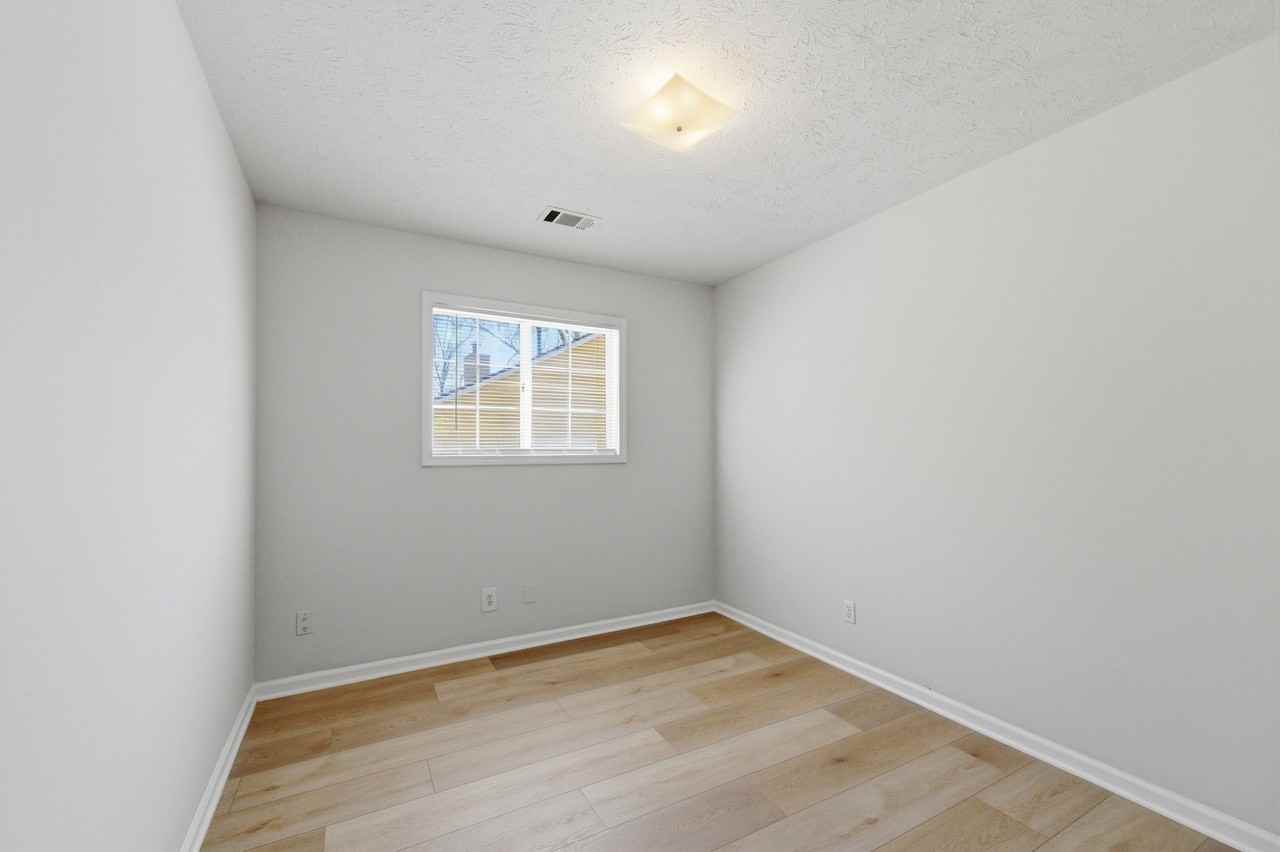 201 Colony Springs Dr - Photo 4 of 14