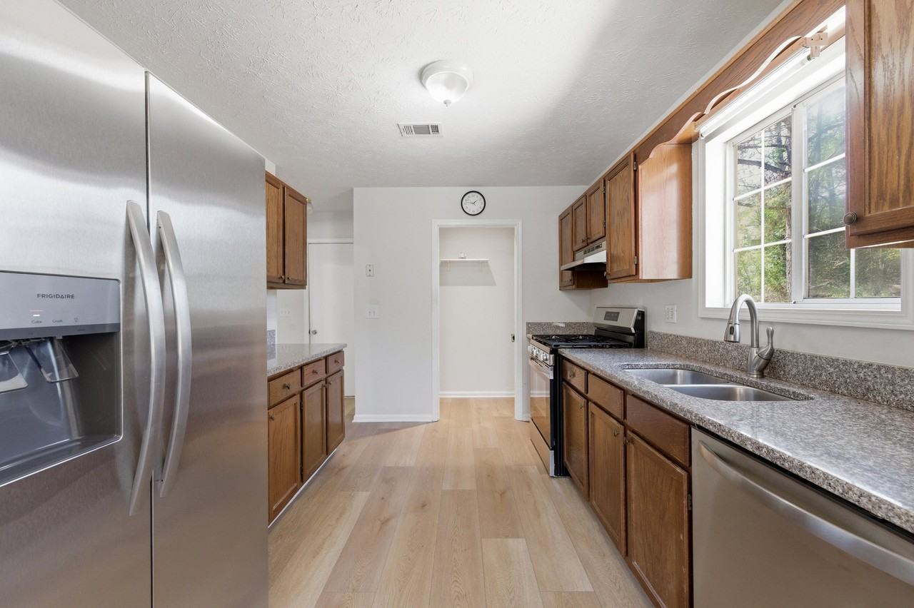 201 Colony Springs Dr - Photo 6 of 14