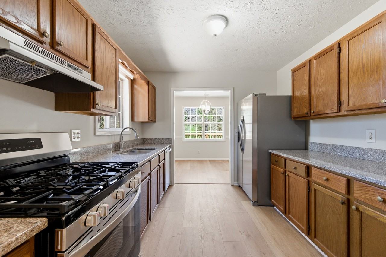 201 Colony Springs Dr - Photo 7 of 14