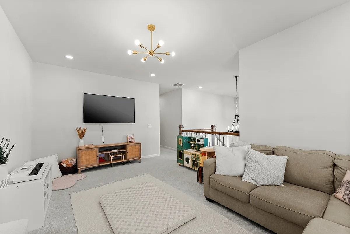 3675 Andover St - Photo 5 of 17
