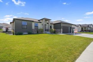 2049 S Roan Ave - Photo 1 of 1