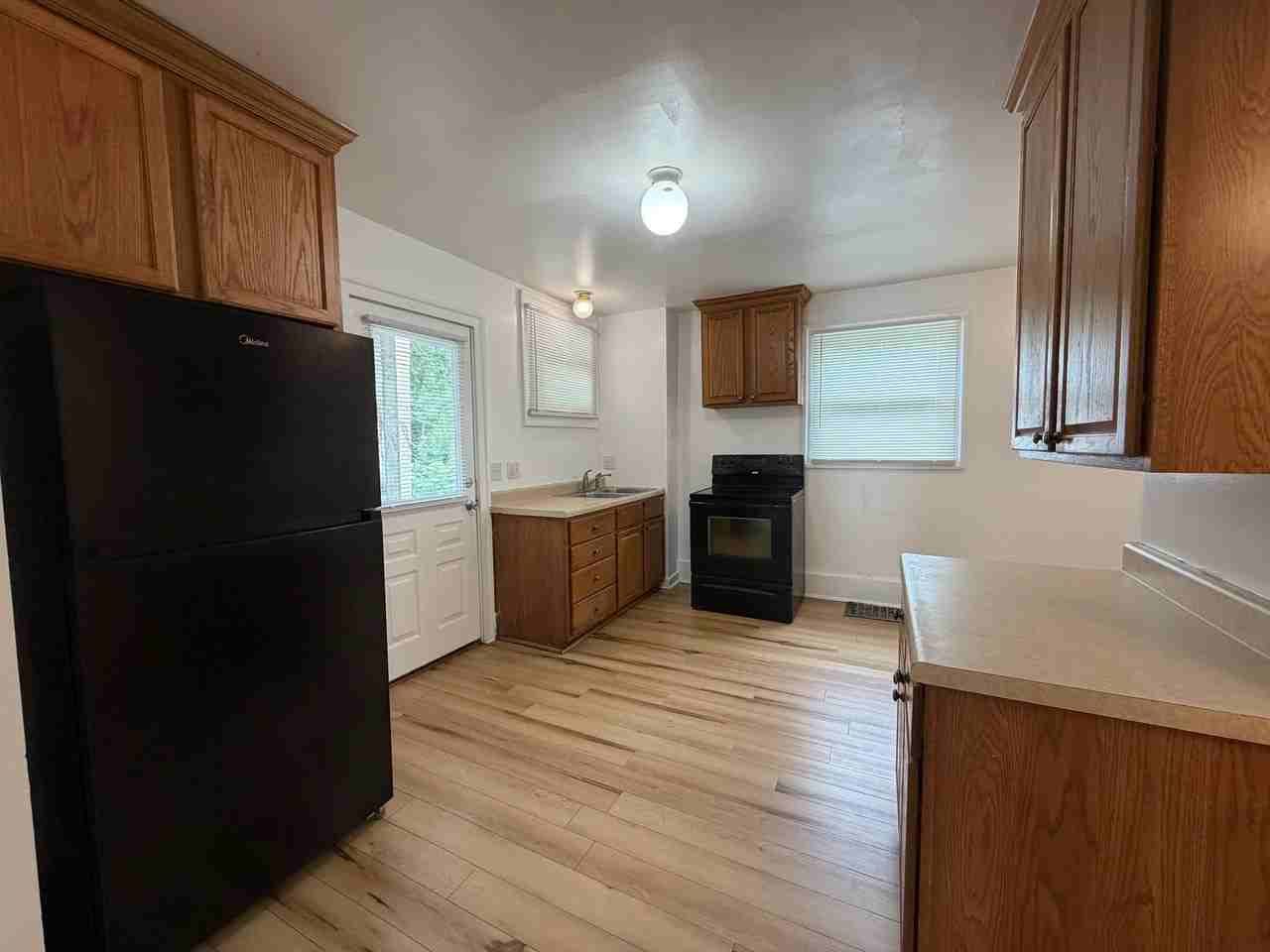 913 N 7th St #4 - Photo 5 of 9