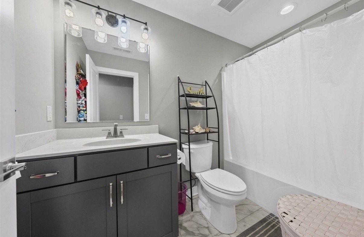 9351 Woodgate Cir - Photo 2 of 8