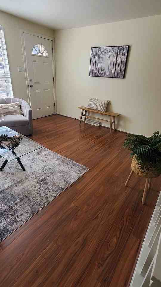5846 S Pearl St - Photo 2 of 12