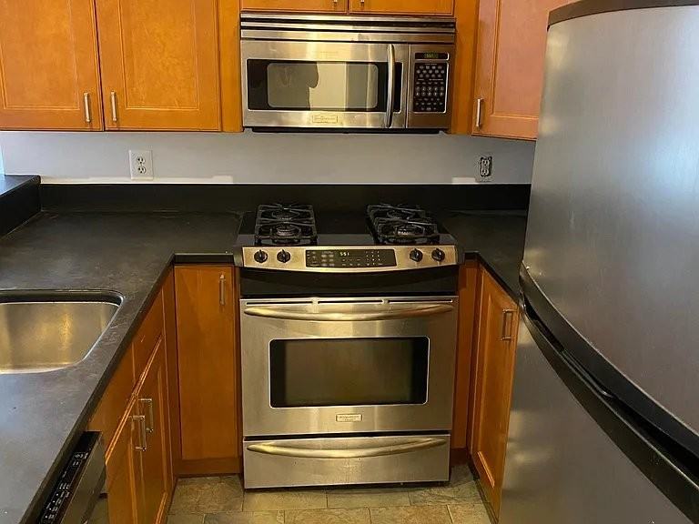 3220 17th St Nw - Photo 3 of 19