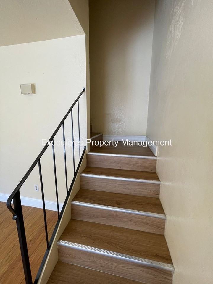 4909 N Winery Cir - Photo 5 of 13