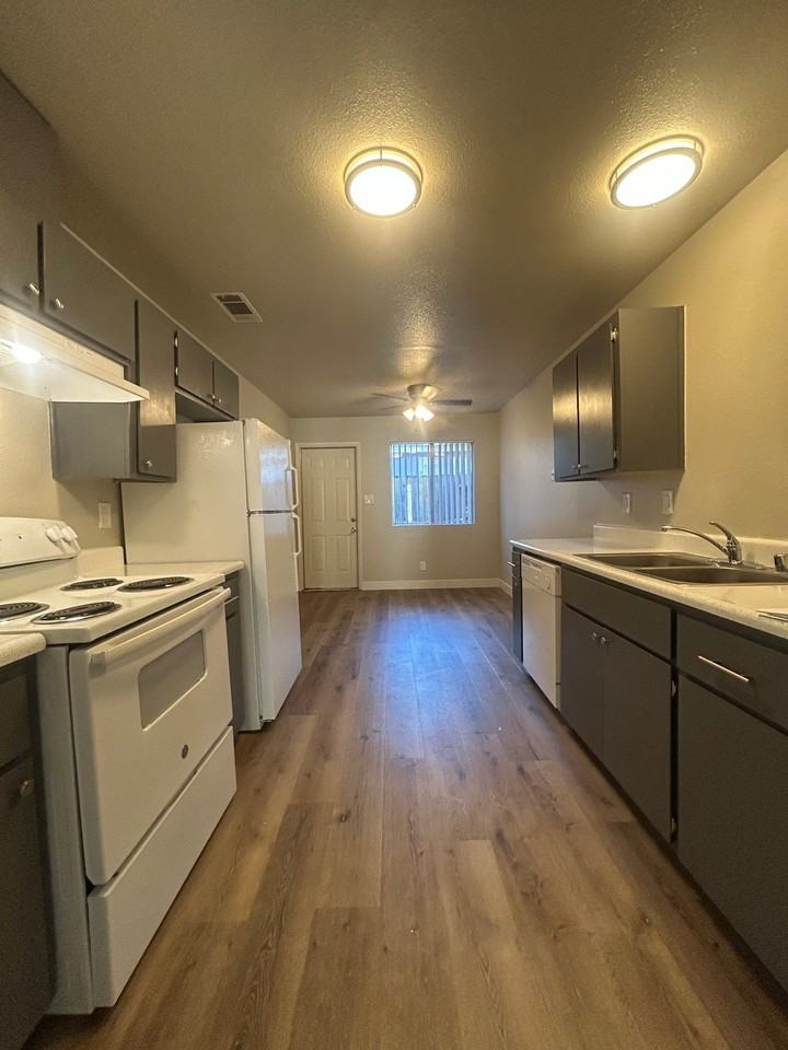 656 Sunnyside Ave #119 - Photo 4 of 14