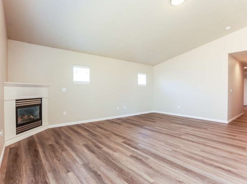 817 Broadview Blvd N - Photo 5 of 5
