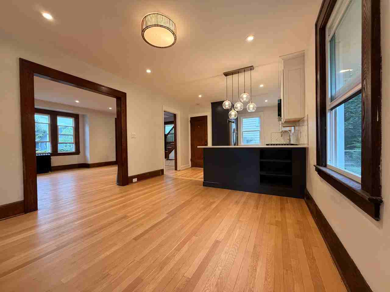 160 Clairmont Ter - Photo 4 of 18
