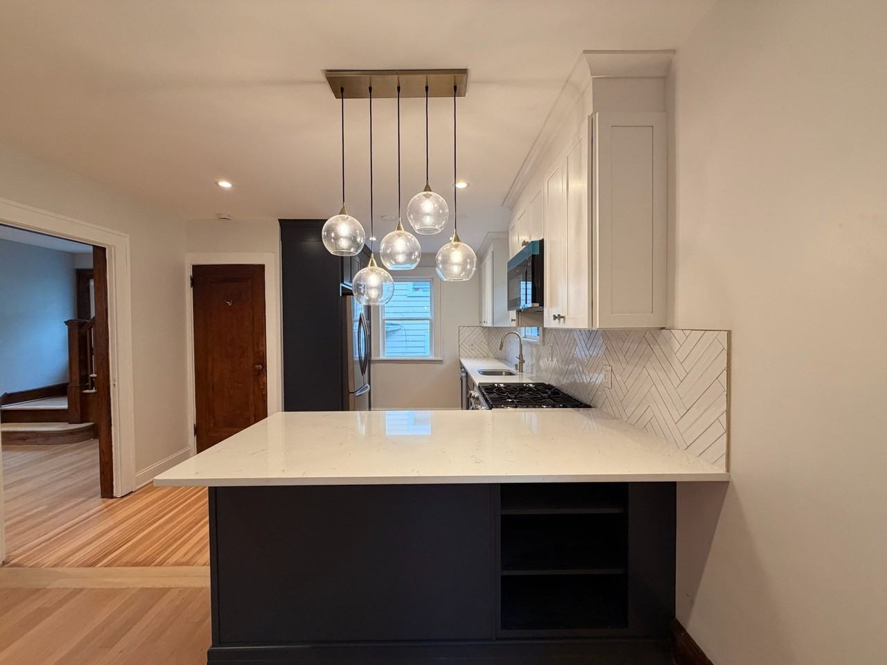 160 Clairmont Ter - Photo 6 of 18