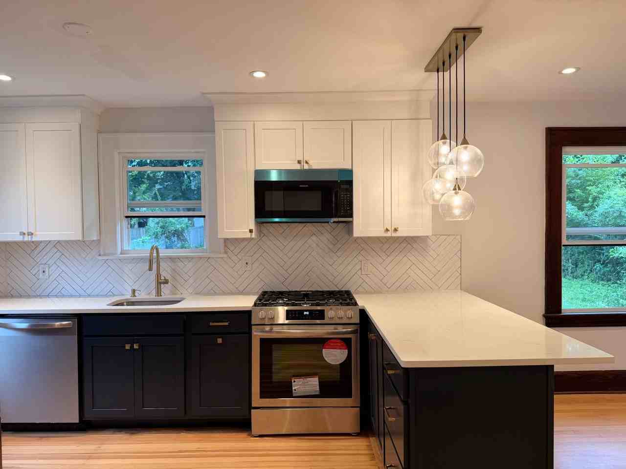 160 Clairmont Ter - Photo 7 of 18