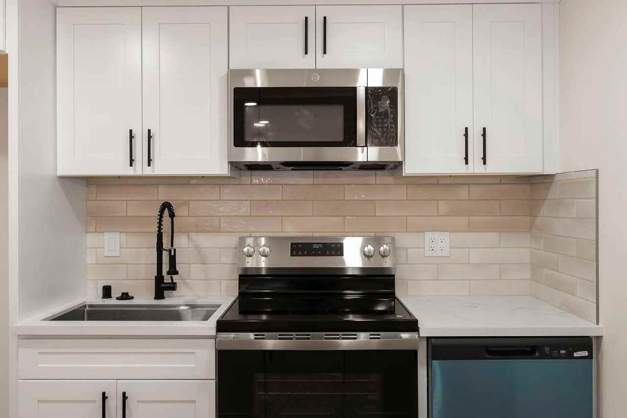 5550 E Knoll Dr #5550 - Photo 6 of 20