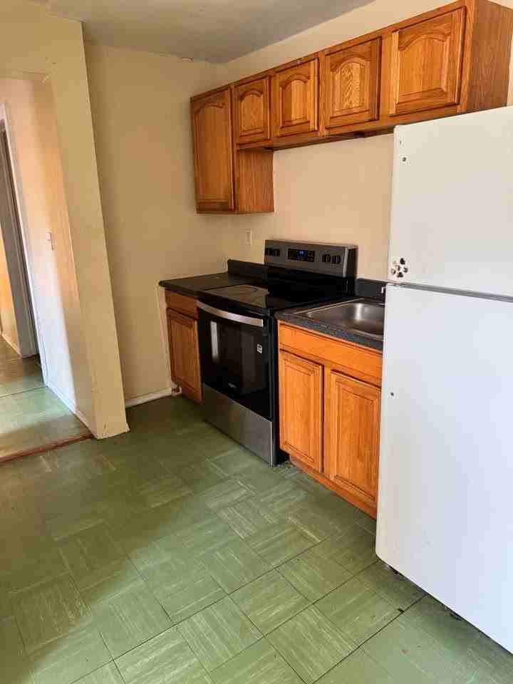 150 Chandler St #4R - Photo 2 of 8
