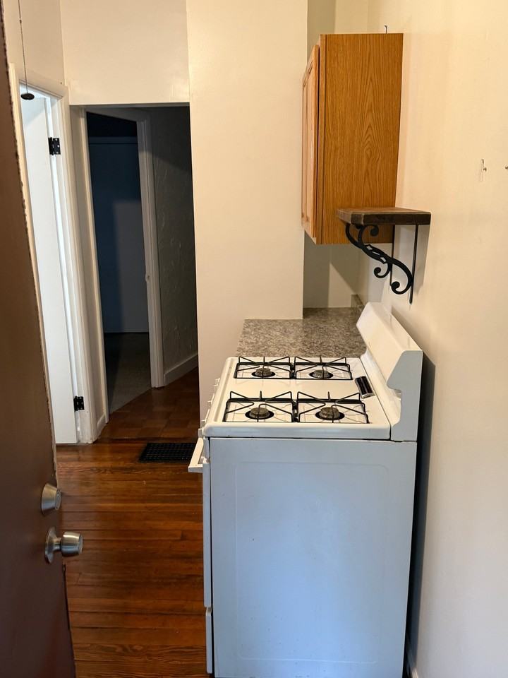 113 S Broadway St #2 - Photo 5 of 12