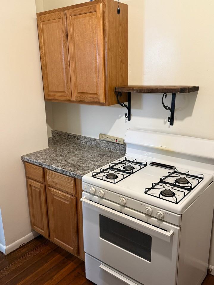 113 S Broadway St #2 - Photo 6 of 12