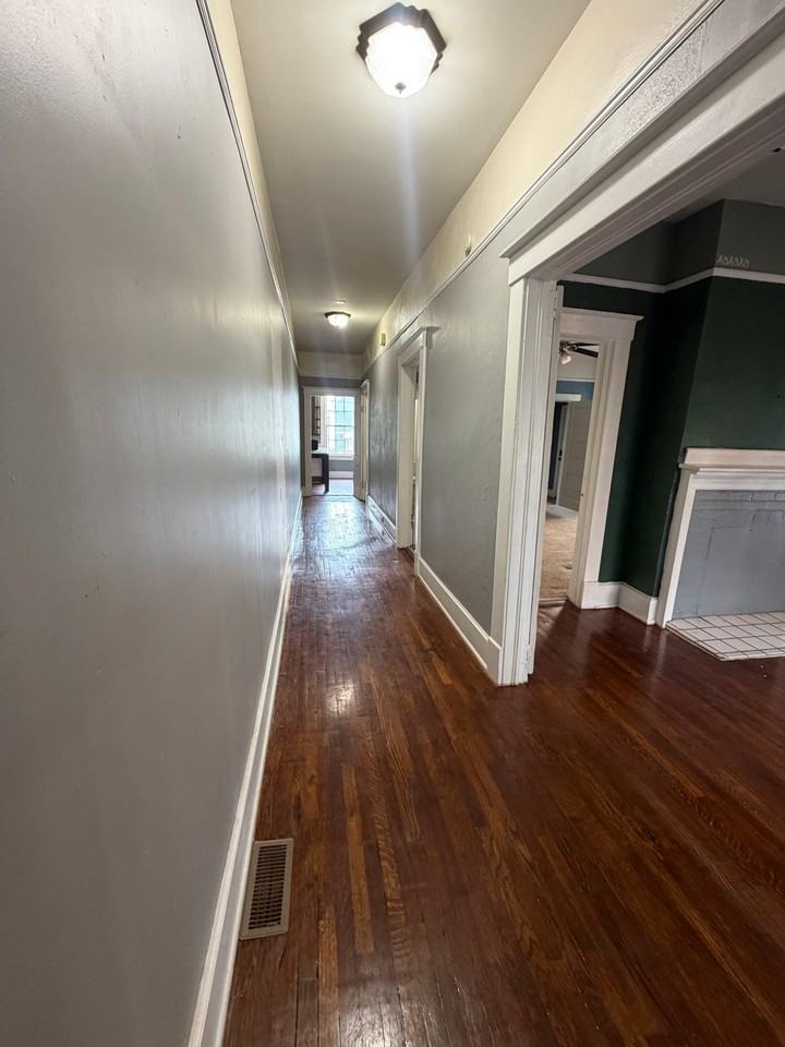 956 New St - Photo 3 of 14