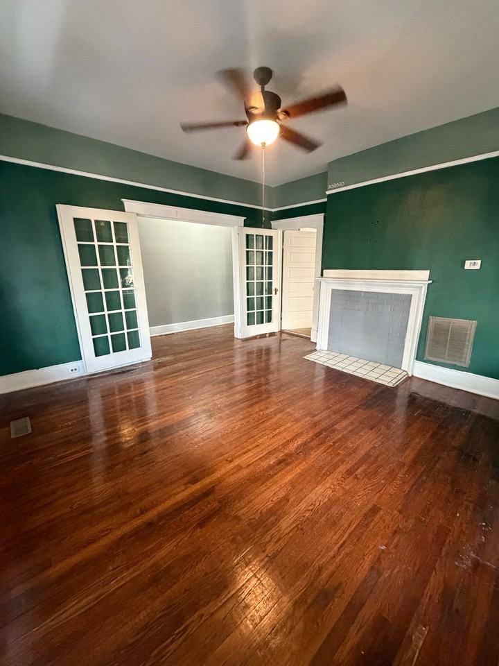 956 New St - Photo 5 of 14