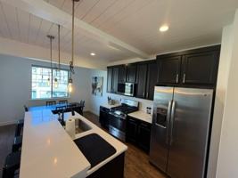 featured image of 1098 W Cattail Ct