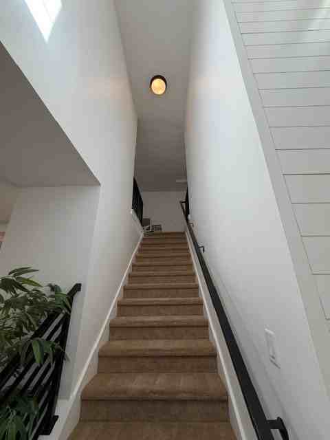 1098 W Cattail Ct - Photo 5 of 16