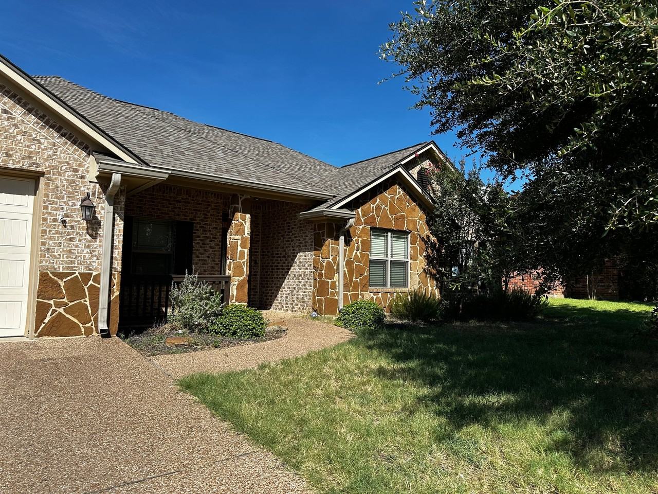 10412 Whitney Trce - Photo 2 of 17