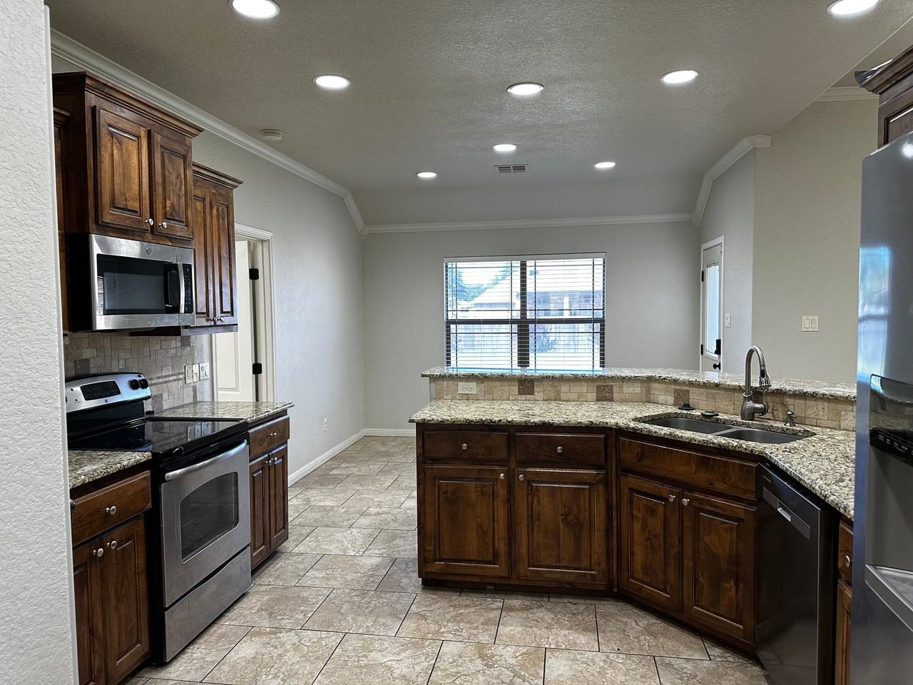 10412 Whitney Trce - Photo 6 of 17