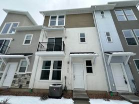 1069 Se - Photo 1 of 1