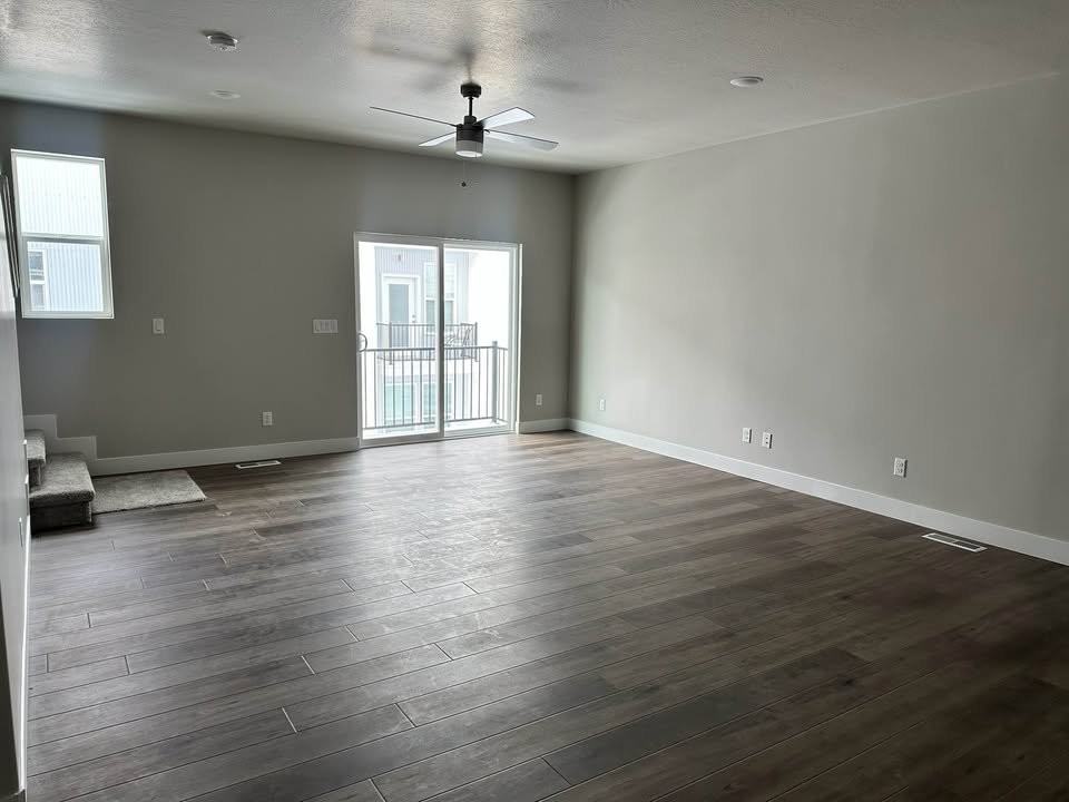 1069 Se - Photo 4 of 20