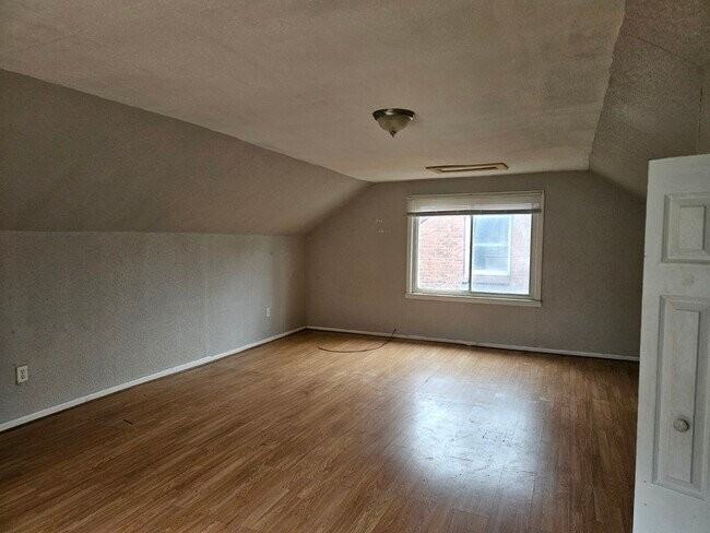 17321 Murray Hill St - Photo 6 of 9