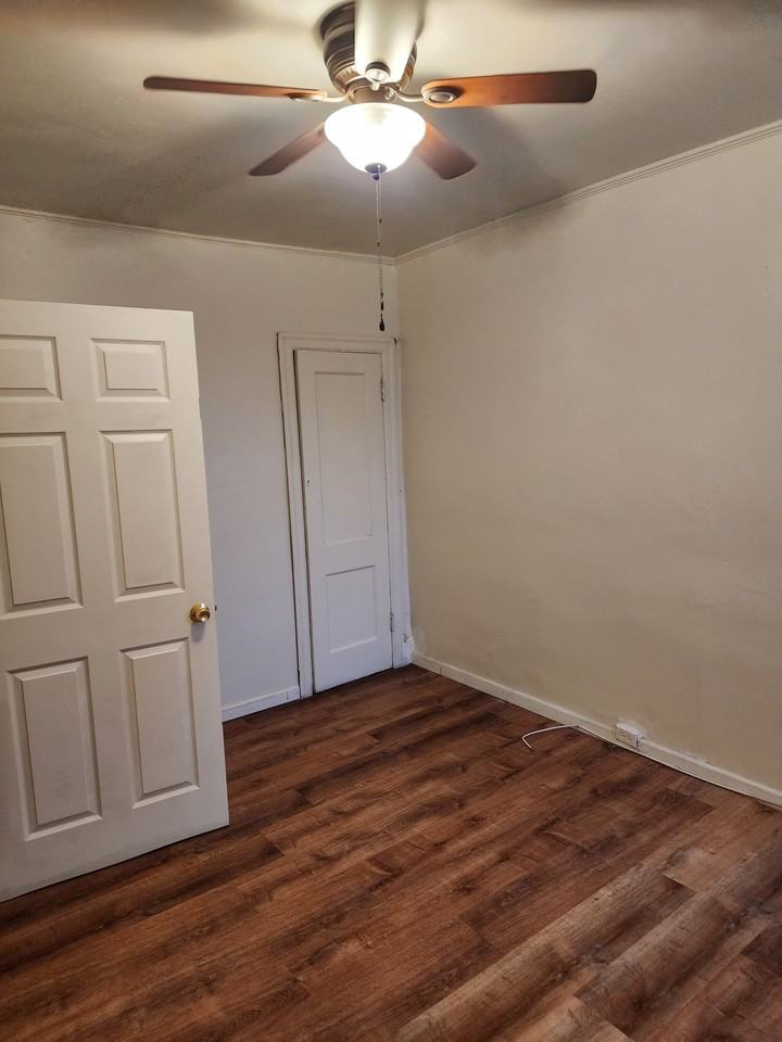 2115 Stenton Ave #2 - Photo 4 of 6