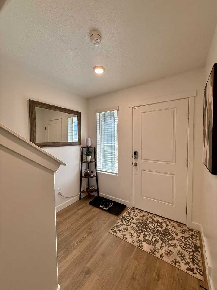 1284 Ne - Photo 2 of 20