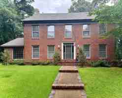 featured image of 1600 Seminole Dr