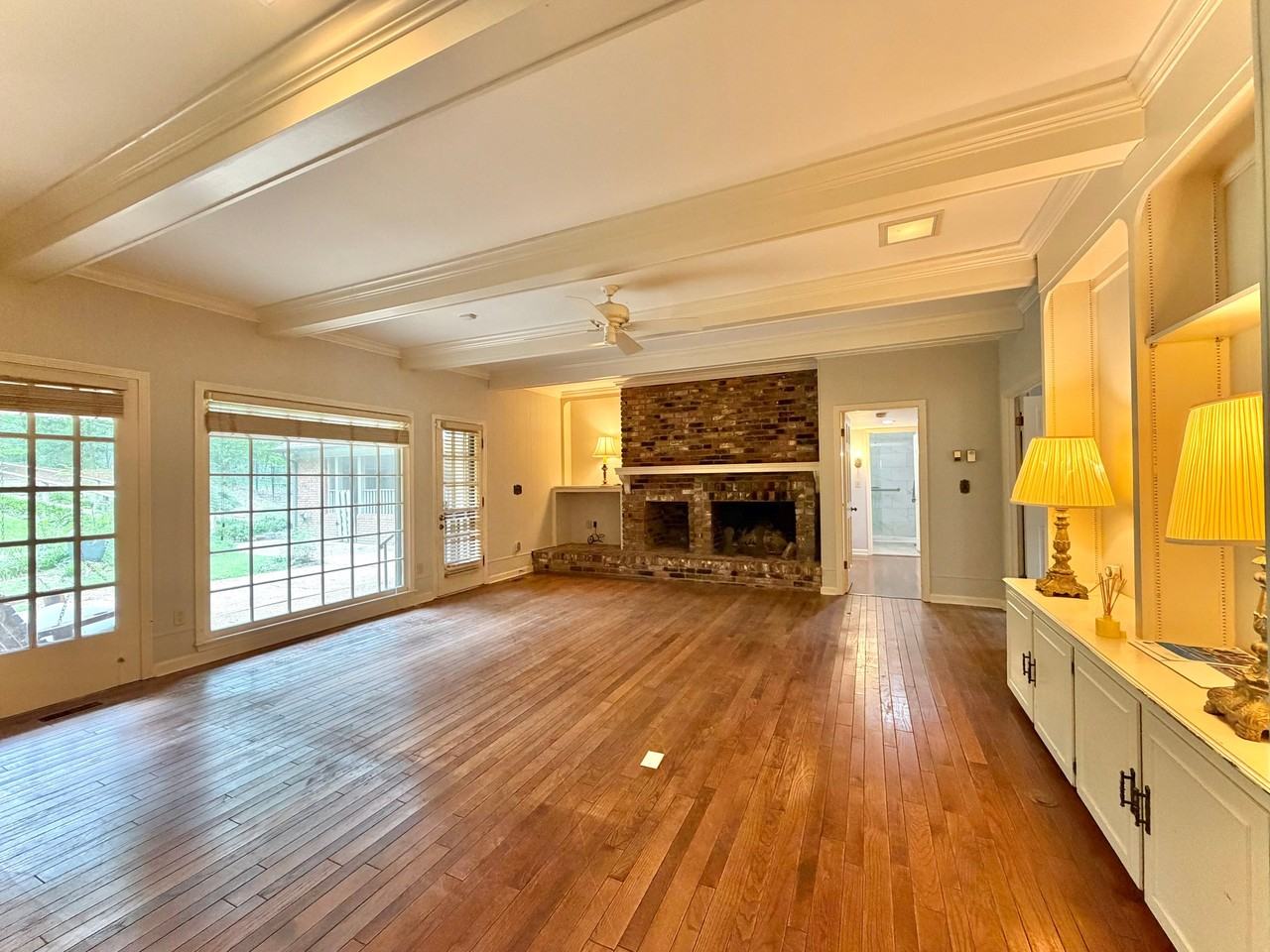 1600 Seminole Dr - Photo 4 of 20
