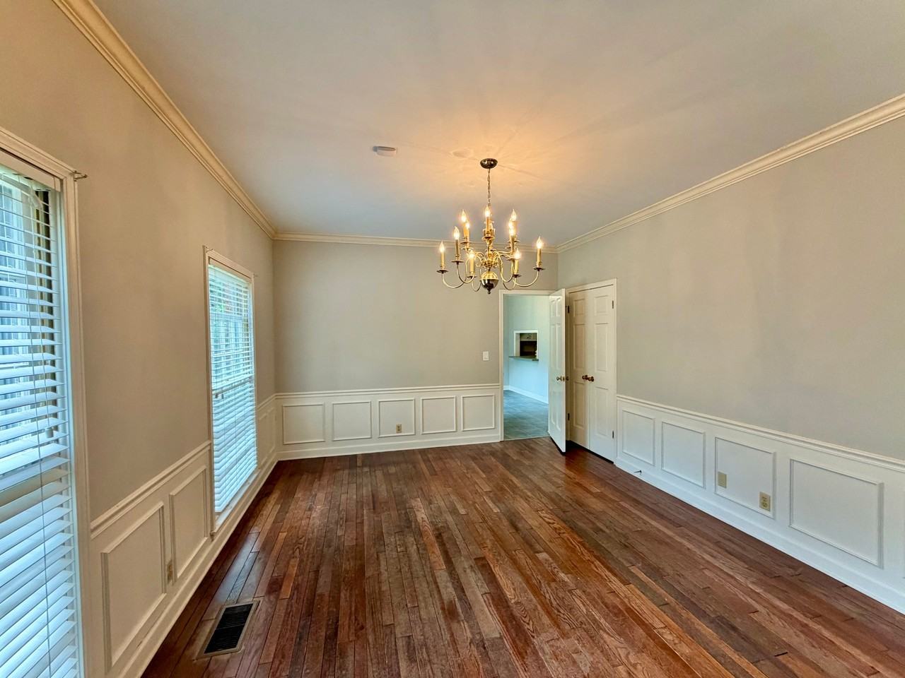1600 Seminole Dr - Photo 5 of 20